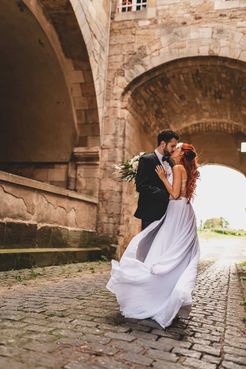 Hochzeitsfotograf Baden-Württemberg beim After Wedding Shooting in französischem Dorf