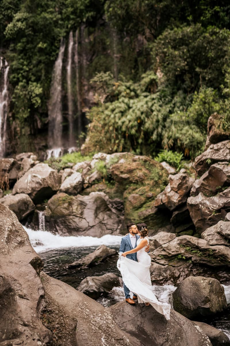 After Wedding Shooting Frankreich Ile de la Reunion Beach wedding Hochzeitsfotograf Mühlacker Destination Wedding Photographer Germany Strandhochzeit Fotograf Baden-Württemberg Wasserfall Hochzeitsshooting